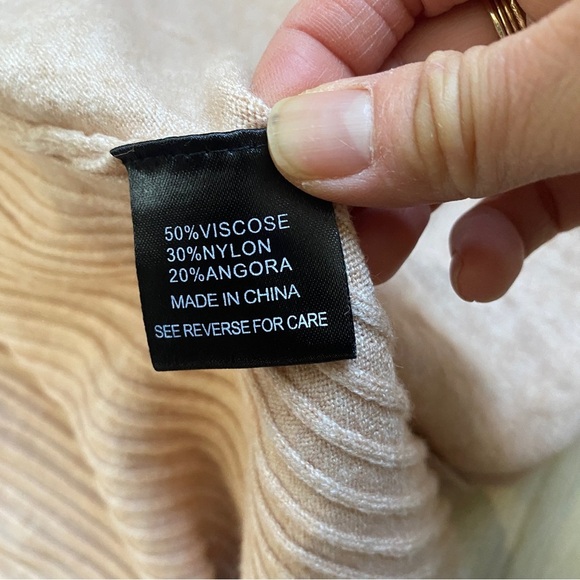 Knot Sisters long light pinkish/ cream open cardigan - Picture 8 of 9